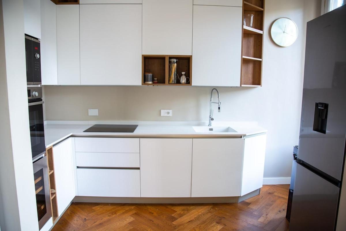 Newly Restored, Historic & Bright Apartment,3 Bed *